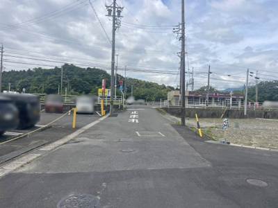 【前面道路含む現地写真】 | 三重郡菰野町大字宿野3区画〈2号地〉 | 前面道路