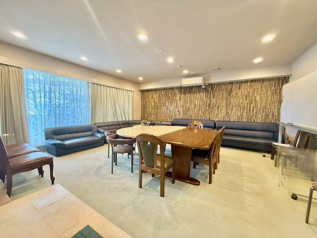 御影パークマンションのその他共用部分|来客との打ち合わせなどに使用できるロビールームがあります。（ご使用の際には事前申込を要します）