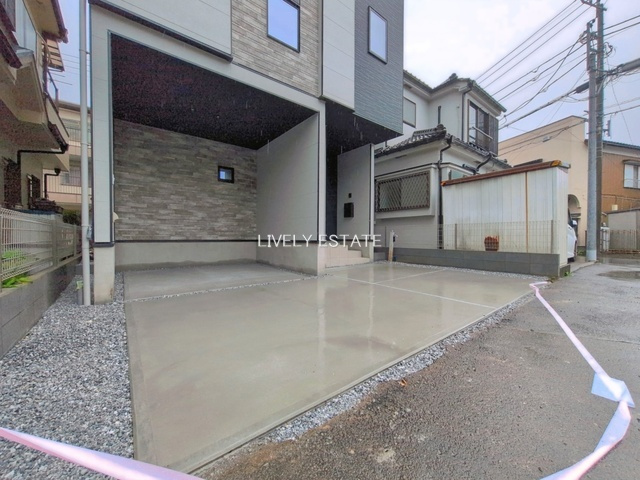 越谷市大字恩間 新築分譲住宅の駐車場