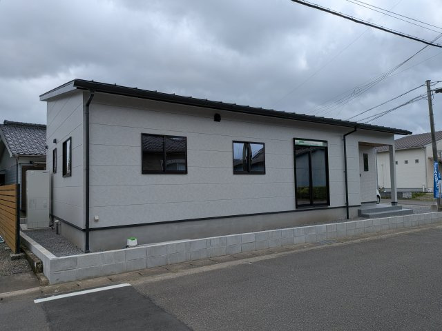 都城市上長飯町の新築一戸建の外観