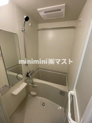 アプリーレ阿波座南の浴室