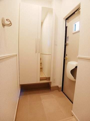 ファミリア長門石の玄関