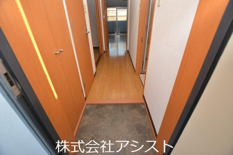 クオリティーイーストの玄関