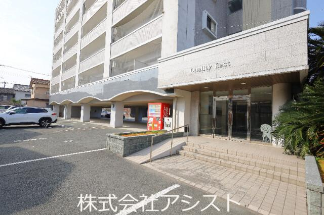 クオリティーイーストのエントランス