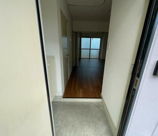 ビレッジ北栄の玄関