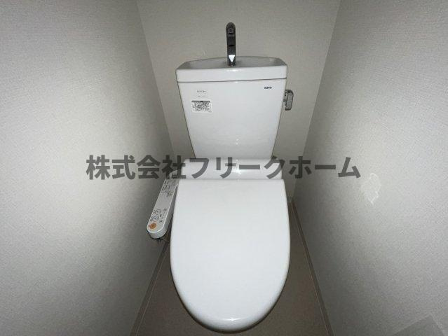武蔵野市中町２丁目の賃貸マンションのトイレ