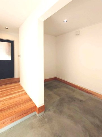 長生郡一宮町一宮　中古戸建の玄関|令和7年5月築 未入居 3階バルコニーから花火大会で花火鑑賞できます。リビング約21帖 駐車3台可