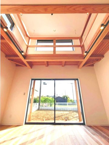 長生郡一宮町一宮　中古戸建の内装|令和7年5月築 未入居 3階バルコニーから花火大会で花火鑑賞できます。リビング約21帖 駐車3台可