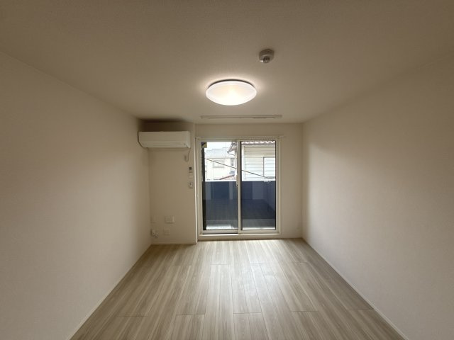 レジデンス尾上町の居間・リビング