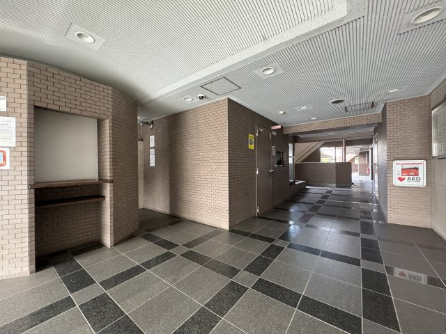 朝日プラザエルステージ明石のエントランス