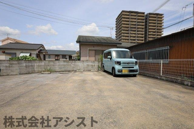 グレイスの駐車場|車をお持ちの方に嬉しい駐車場付きの物件です