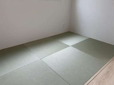 【和室】 | 鈴蘭台東町８丁目　新築戸建 | リビングから続き間になっているタタミコーナー約3.0帖です。ちょっとタタミがあると足を伸ばせてゆっくりできます。お子様の遊び場としても便利です。
