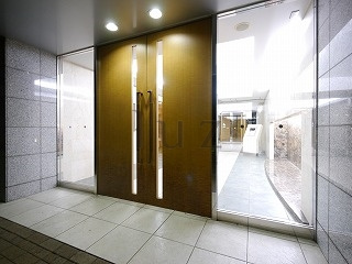 ヒルクレスト妙蓮寺のエントランス