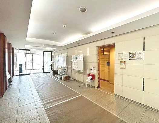 コスモ西大島ロイヤルフォルム　80.24㎡　リ　ノベーション済のエントランス