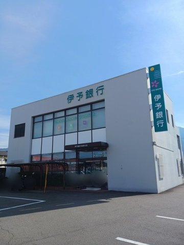 ソレイユＮ　Ｂの周辺|伊予銀行角野支店まで1700m