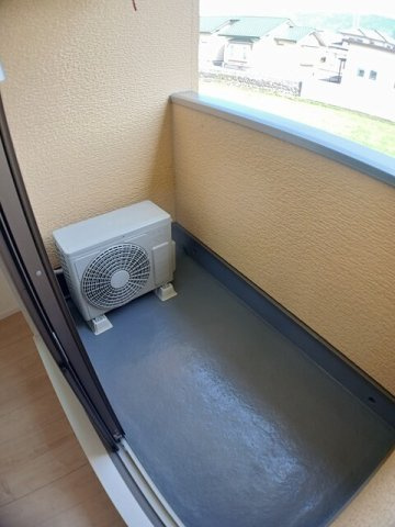 ミニョン　ノンブリル川之江Ａのバルコニー