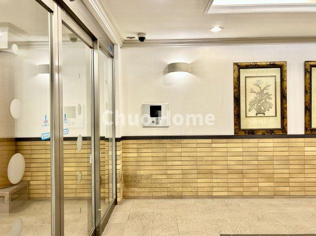 グランシティレイディアント東京イーストの防犯設備|【オートロック】オートロックシステムでセキュリティ充実。当たり前ですが、安全で安心して暮らすのって大事ですよね。お探しのご条件でオートロック付きの物件を探す方も多いですがやはりセキュリティは大事です。