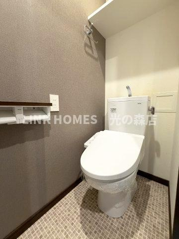 菊池郡菊陽町大字津久礼の賃貸マンションのトイレ|落ち着いた色調のトイレです