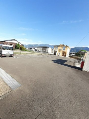 サピーＮ・Ⅱ　Ａの駐車場