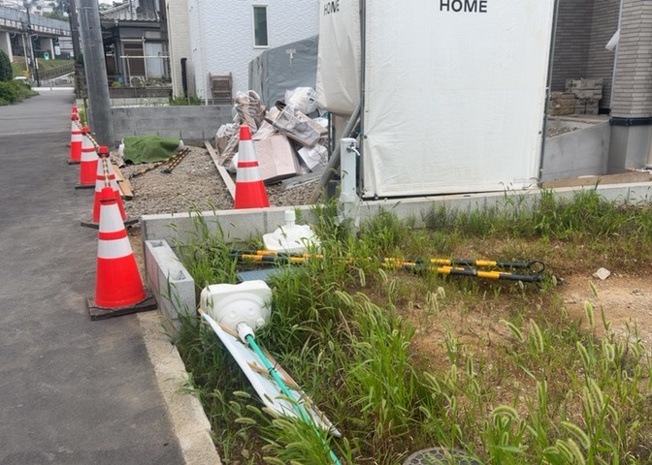 【設備】 | 敷地内には、散水栓や立水栓があります。水道水を直接利用できるため、水を運ぶ手間を省くことが出来ます。大量の水を必要とする洗車作業や清掃などに役立ちます。その他設備とあわせて、現地でご確認ください。