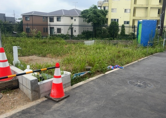 【外観】 | 物件の詳細については、現地を見てわかること以外に、役所や法務局などで調べないとわからないことがあります。そのため、現地に行く場合は、もしこの物件を買ったらどのような生活ができるかをイメージしましょう。