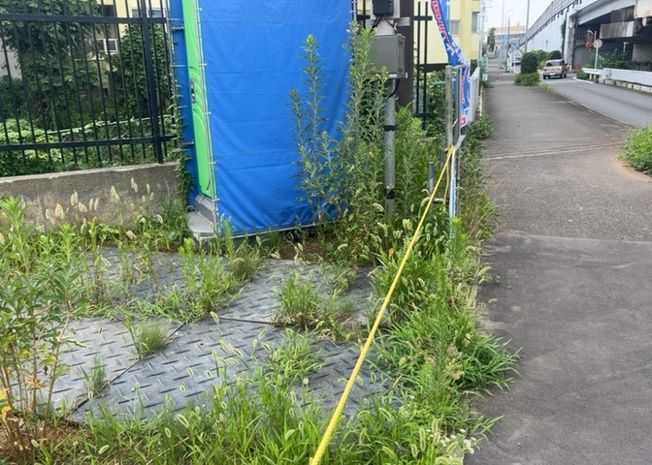 【庭】 | 庭のある家に住むことのメリットとして、子どもたちの遊び場を確保できること、ガーデニングや家庭菜園を楽しめること、明るさを確保できることがあります。また、配置を工夫することでプライバシーが確保できます。