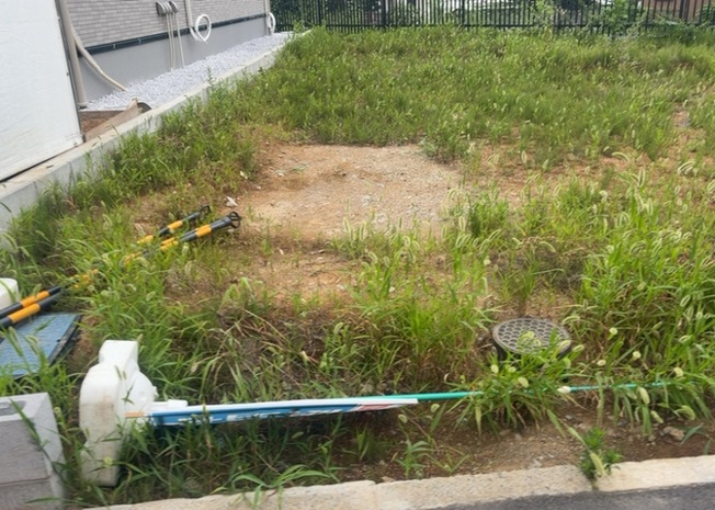 【玄関】 | 玄関は、狭すぎると複数人で使いにくく、広すぎても無駄な空間になりがちです。最低2畳を目安にして、家の広さとの兼ね合いや家族の人数を考慮して決めるとよいでしょう。現地を見学して快適な玄関を選びましょう！