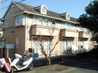 川崎市麻生区岡上４丁目のアパートの外観
