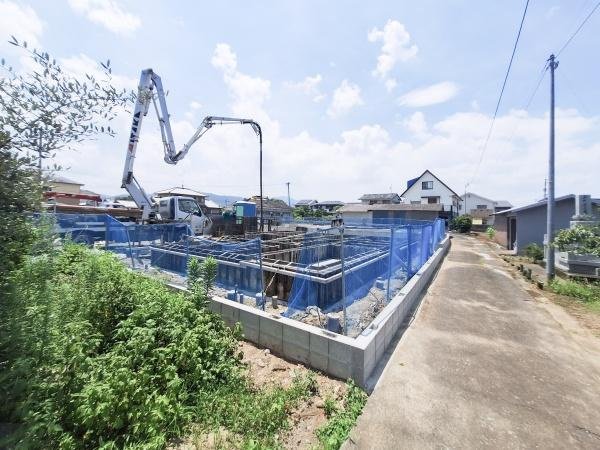 中戸次1期1号棟の前面道路含む現地写真|前面道路含む現地写真