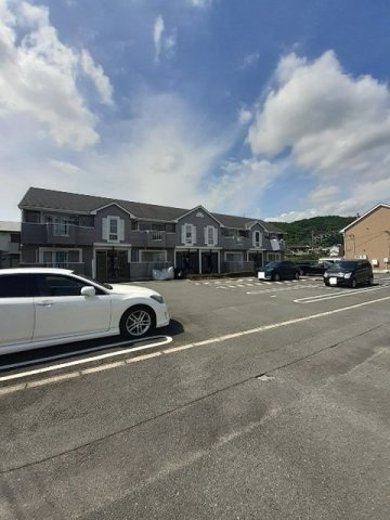 ソレアード　ロジュマンの駐車場
