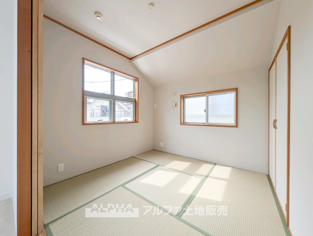東村山市青葉町二丁目　中古戸建の和室|【Japanese-room】
◆和室◆やさしい畳の香りに包まれる和室。季節を感じながらくつろげる、暮らしに落ち着きを添える空間です。