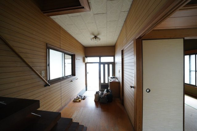 平井町の中古のおうち　松山市平井町中古戸建のその他|1階廊下
