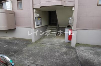 パールメゾン鏑木のエントランス|建物の内部です
