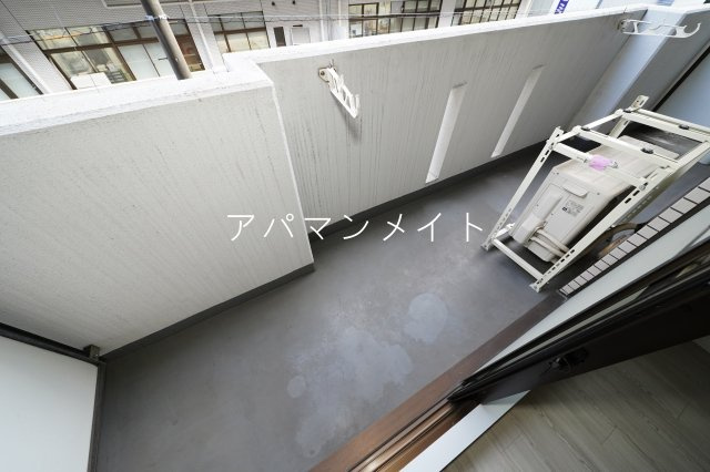 【バルコニー】 | エクセル東戸塚 | 暖かな日差しのふりそそぐバルコニー