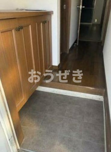 ハイツ光の玄関