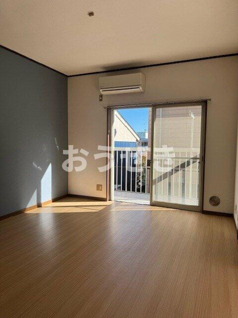 ハイツ光の内装|使いやすい居間です