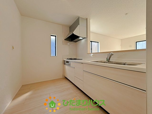 杉戸町内田第８　新築一戸建て　01　クレイドルガーデンのキッチン