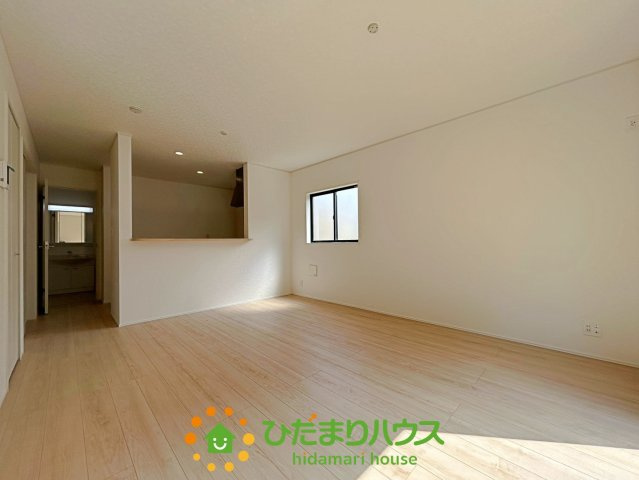 杉戸町内田第８　新築一戸建て　01　クレイドルガーデンの居間・リビング