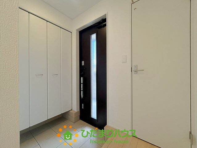 杉戸町内田第８　新築一戸建て　01　クレイドルガーデンの玄関