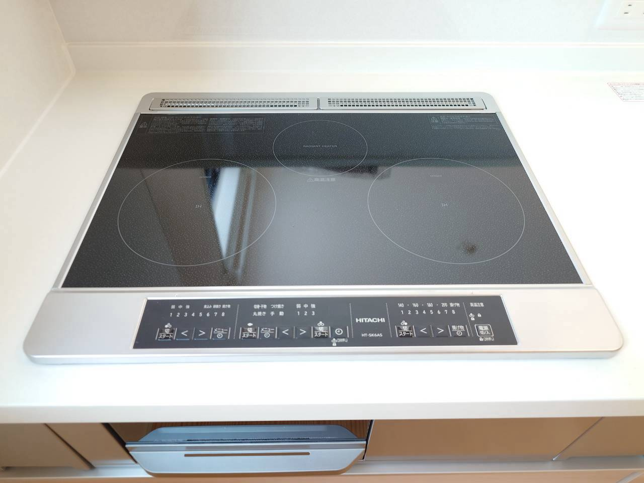 SUN COURTーサンコート－小倉南区下曽根3丁目【小倉南区　新築戸建て】のキッチン|お掃除楽々なIHクッキングヒーター♪　【小倉南区　新築戸建て】