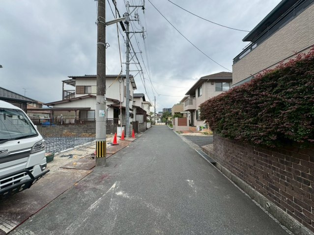 【前面道路含む現地写真】の画像