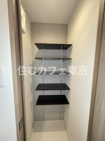 リブリ・国立イチョウテラスの収納|シューズインクローゼットです※別部屋写真