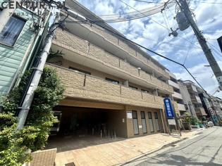 クレマンス甲東園の外観