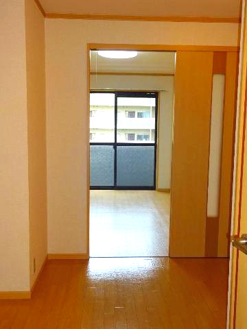 菊池郡菊陽町大字津久礼のアパートの寝室|室内