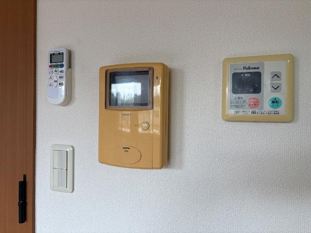 グレイスイサキのセキュリティ|カメラ付インターホン
