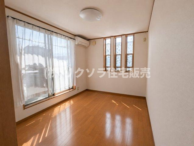 門真市四宮　一戸建ての子供部屋|AIにて残置物を消して掲載しております。
居住中につき家具・残置物等ございます。