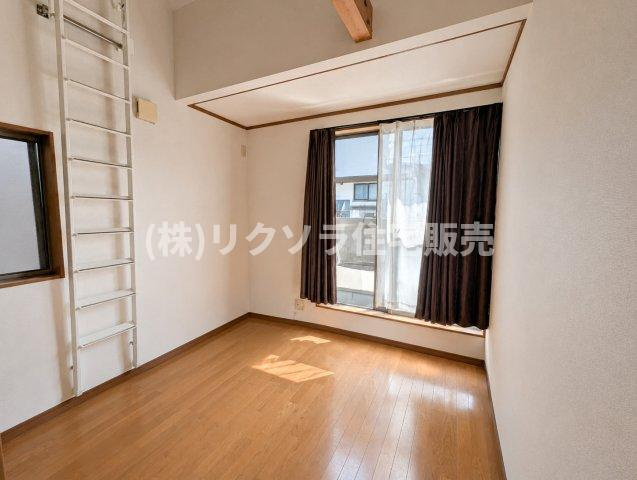 門真市四宮　一戸建ての内装|AIにて残置物を消して掲載しております。
居住中につき家具・残置物等ございます。