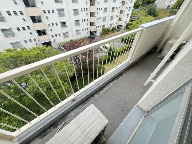 公団狭山住宅6号棟のバルコニー