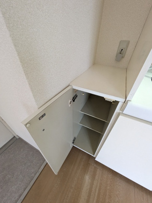 玄関　下駄箱