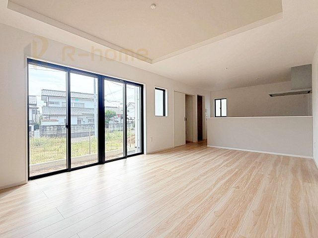 我孫子市青山台10期　新築戸建て　1号棟の居間・リビング|広々としたLDK♪充分な広さがあり、ご家族でインテリアのレイアウトを考えるのも楽しみですね！